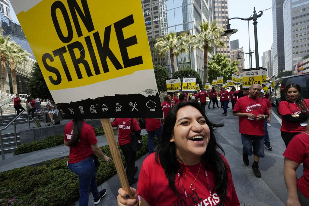 Dodger Stadium workers protest and threaten to go on strike - Los Angeles  Times