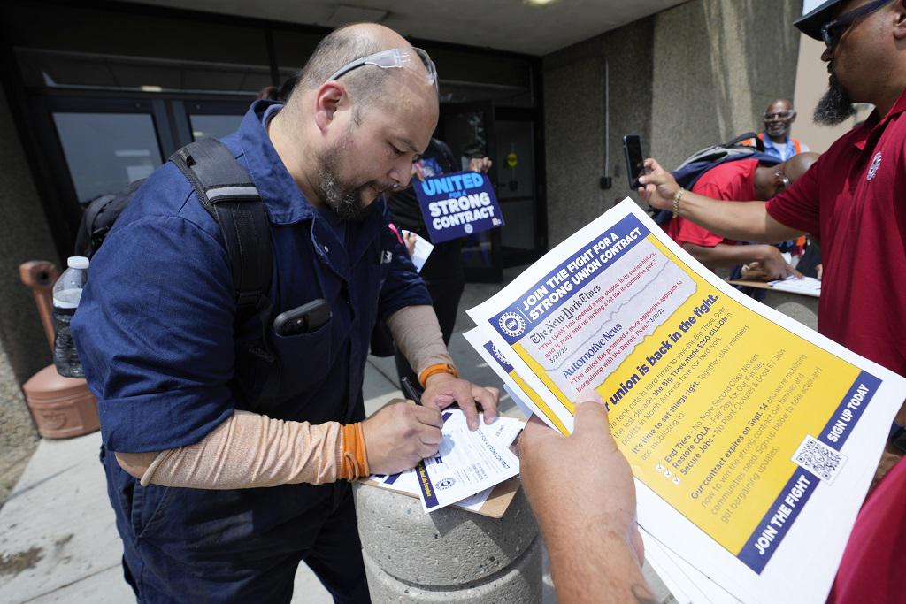 A Historic Strike (and Win) for Autoworkers - The New York Times