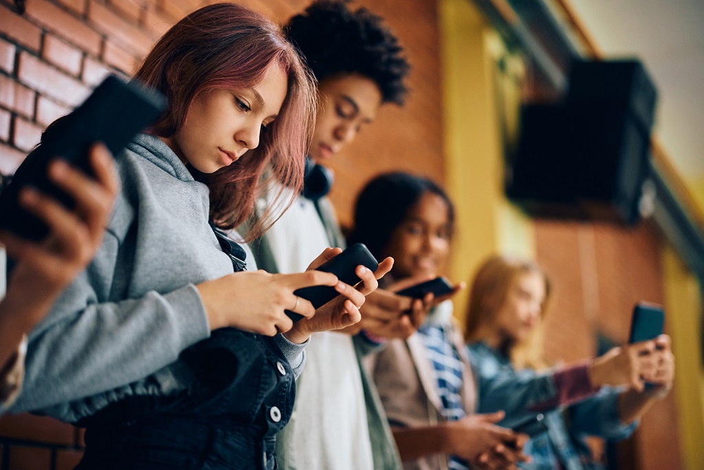 The Movement to Free Schools of Smartphones Is Winning - The American ...